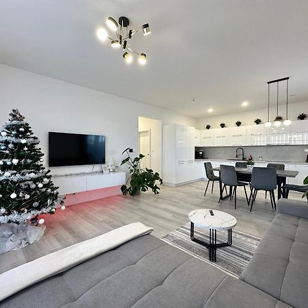 Klimatizovany Apartmanovy Dom S Virivkou, 9A 塞内奇 外观 照片