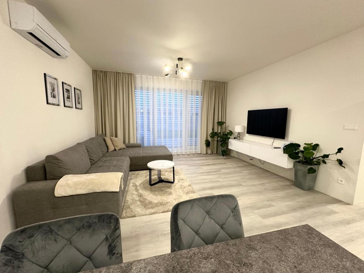 Klimatizovany Apartmanovy Dom S Virivkou, 9A 塞内奇 外观 照片