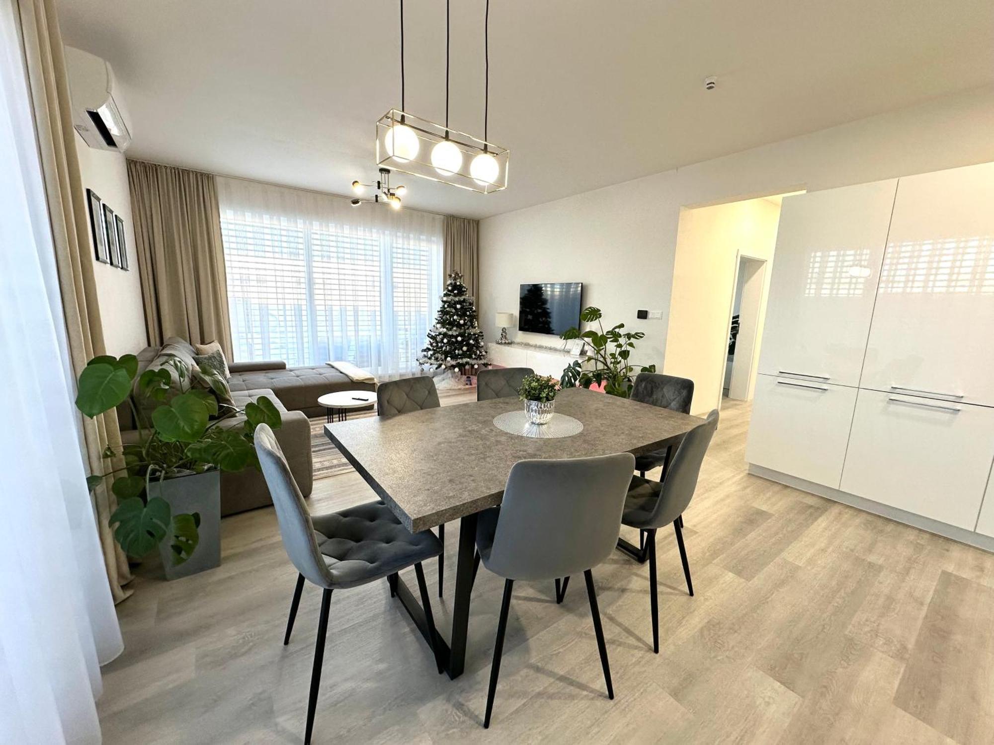 Klimatizovany Apartmanovy Dom S Virivkou, 9A 塞内奇 外观 照片